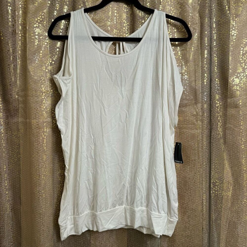 Torrid Ivory Cold Shoulder Super Soft Banded Bottom Tee 0 L 12 NWT